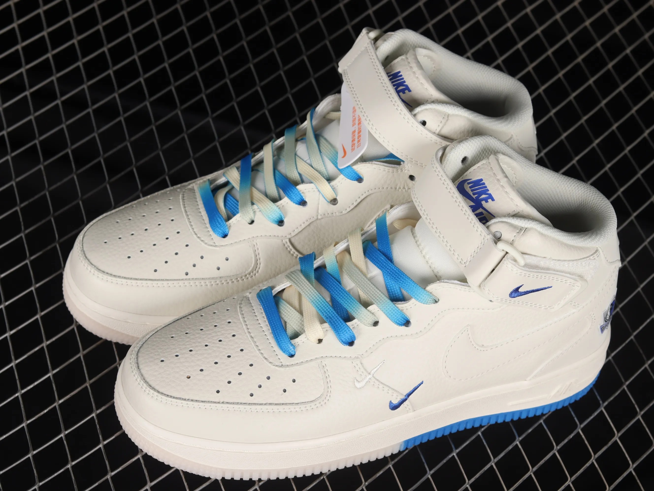 All categories Nk Air Force 1 Air Force series Nk Air Force 1 Mid Air Force mid-top Nk Air Force 1'07 Mid beige blue Dallas Mavericks city limited Air Force 1 mid-top sports and leisure sneakers DW5696-893